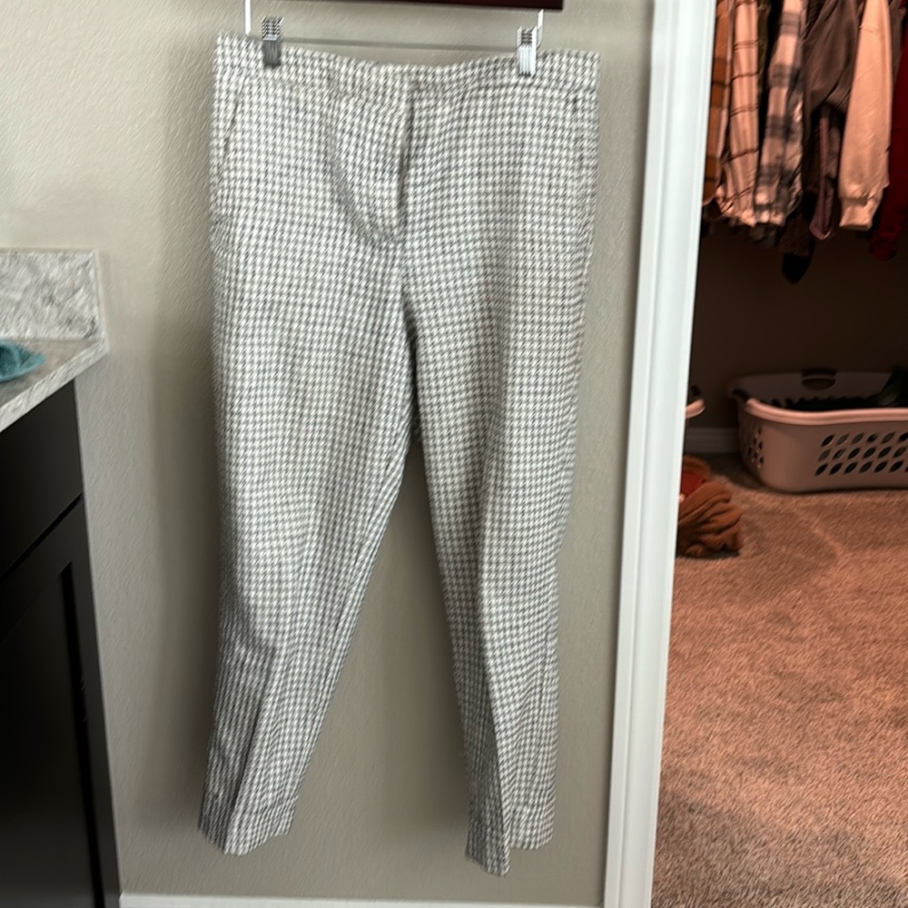 Ann Taylor size curvy 8 trousers with pockets